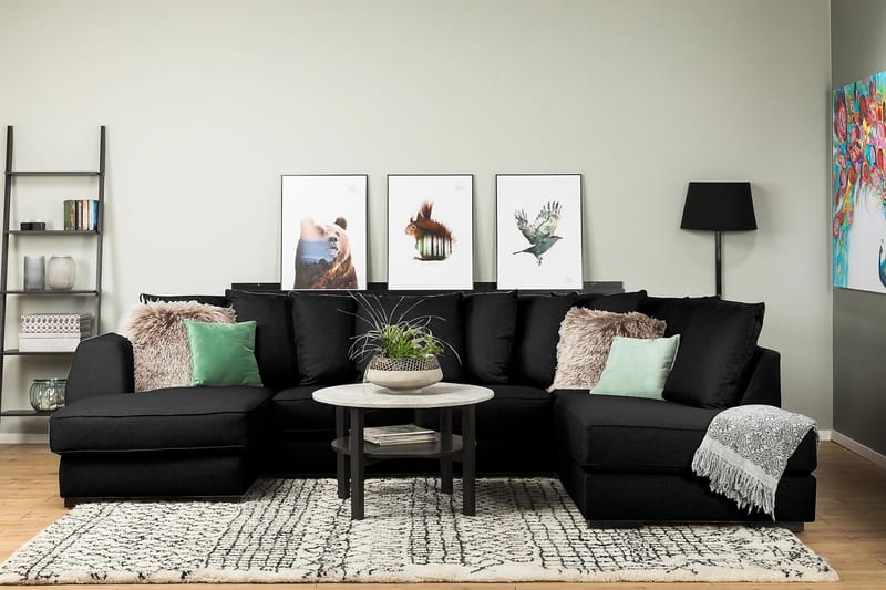 Optus 4-seters Høyrevendt U-formet Sofa med Divan og Sjeselong i Stoff inkl. Pynteputer - Svart - Møbler - Sofaer - Skinnsofaer