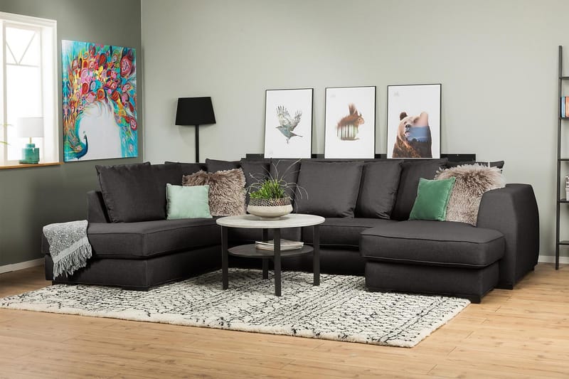 Optus 4-seters Venstrevendt U-formet Sofa med Divan og Sjeselong i Stoff inkl. Pynteputer - Mørk grå - Møbler - Sofaer - U-sofa