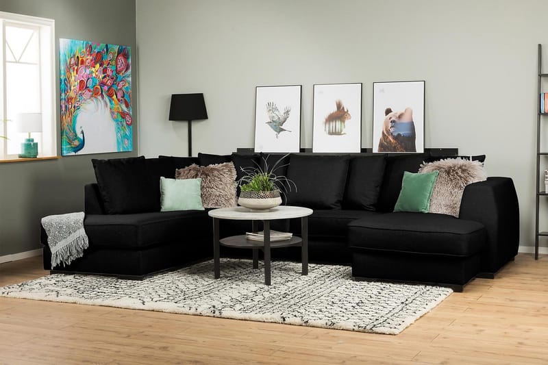 Optus 4-seters Venstrevendt U-formet Sofa med Divan og Sjeselong i Stoff inkl. Pynteputer - Svart - Møbler - Sofaer - U-sofa