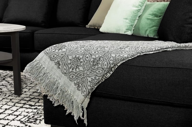 Optus 6-seters Høyrevendt U-formet Large Sofa med Divan og Sjeselong i Stoff inkl. Pynteputer - Svart - Møbler - Sofaer - U-sofa