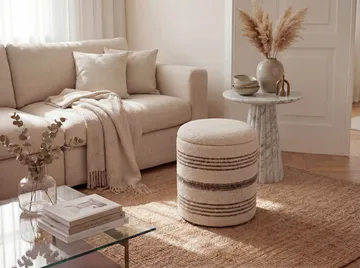 Nirek rund sittepuff med oppbevaring i ullstoff - lys beige - Møbler - Stoler & lenestoler - Krakk - Puff