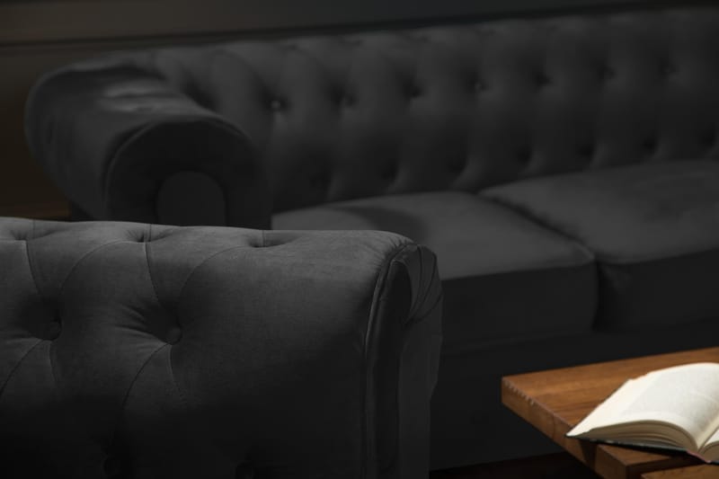 Chesterfield Lyx Stor behagelig dyp fløyelfotøyd – Fotøyd til stue - Svart Fløyel - Møbler - Stoler & lenestoler - Lenestoler - Chesterfield lenestol