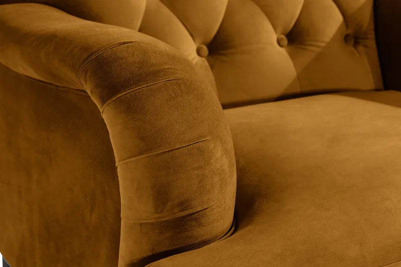 Howard Riviera Fløyelslenestol - Amber - Møbler - Stoler & lenestoler - Lenestoler - Howard lenestol