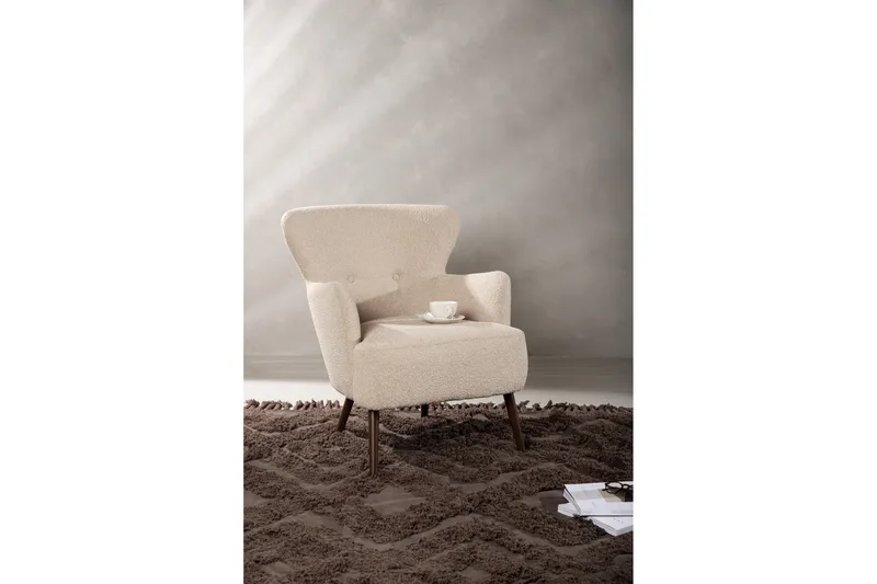Lincoln Lenestol i Bouclé med Treben - Beige - Møbler - Stoler & lenestoler - Lenestoler