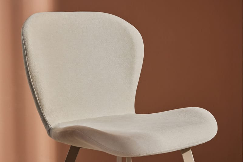 Lilja Spisestol i Stoff med Metallben - Beige - Møbler - Stoler & lenestoler - Spisestuestoler & kjøkkenstoler
