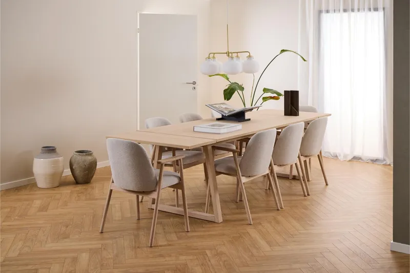 Reciclar Spisestol i bouclé med armlener i eik - Beige - Møbler - Stoler & lenestoler - Spisestuestoler & kjøkkenstoler