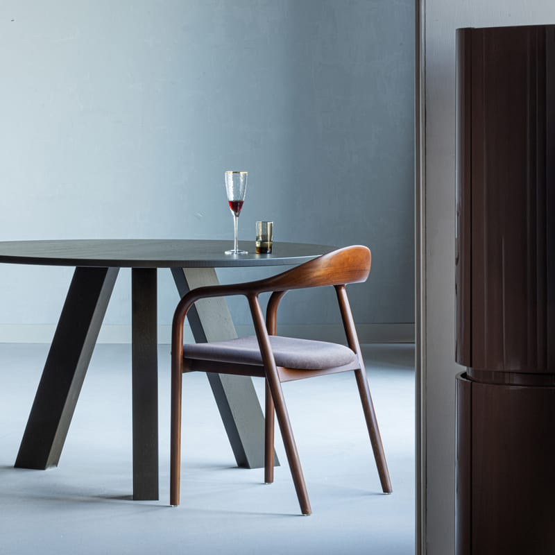 Spisestol Bran med armlener - Brun - Møbler - Stoler & lenestoler - Spisestuestoler & kjøkkenstoler