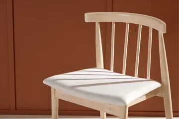 Spisestol uten armlener Peach Flora spisestol - Whitewash-ben / Beige stoff Hvitvasket - Møbler - Stoler & lenestoler - Spisestuestoler & kjøkkenstoler
