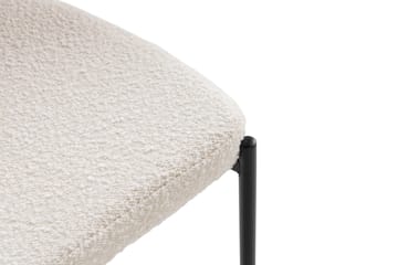 Gemmiano Spisestol & Kjøkkenstol i Bouclé Teddy med Svarte Metallben - Hvit - Møbler - Stoler & lenestoler - Spisestuestoler & kjøkkenstoler