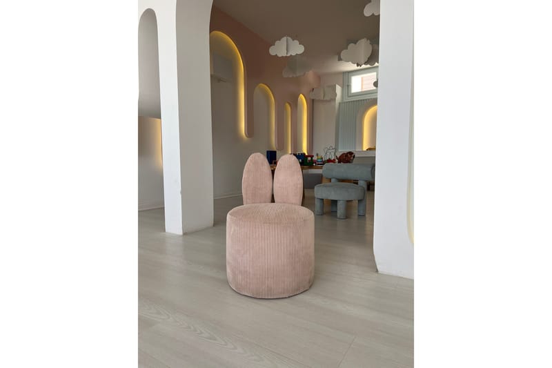 Tavsan Lenestol, Rosa