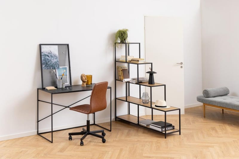 Hartsoe Bokhylle 135 cm i Metall med Treplate - Brun - Oppbevaring - Hyller - Bokhylle
