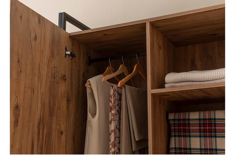 Batler Garderobe 52x104 5 Dører - Natur - Oppbevaring - Klesoppbevaring - Garderober & garderobesystem