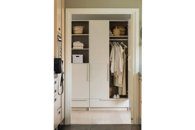 Garderobe Ren 2 dører - 2 dører - Oppbevaring - Klesoppbevaring - Garderober & garderobesystem - Garderobeskap & klesskap