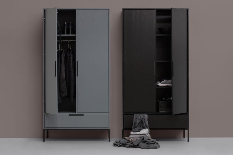 Swichor Garderobe - Svart - Oppbevaring - Klesoppbevaring - Garderober & garderobesystem - Garderobeskap & klesskap