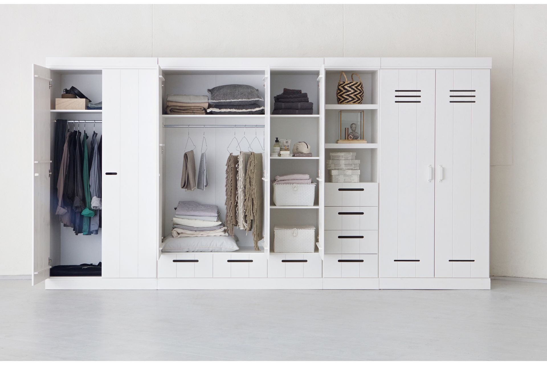 Varius Garderobe 94 cm 2 Dører - Hvit Furu - Oppbevaring - Klesoppbevaring - Garderober & garderobesystem - Garderobeskap & klesskap