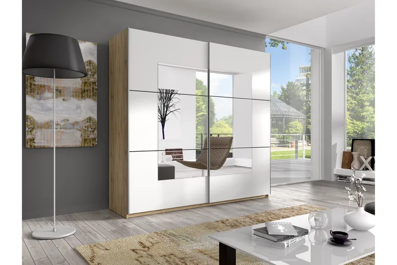 Joannie Garderobe, Tre / Hvit