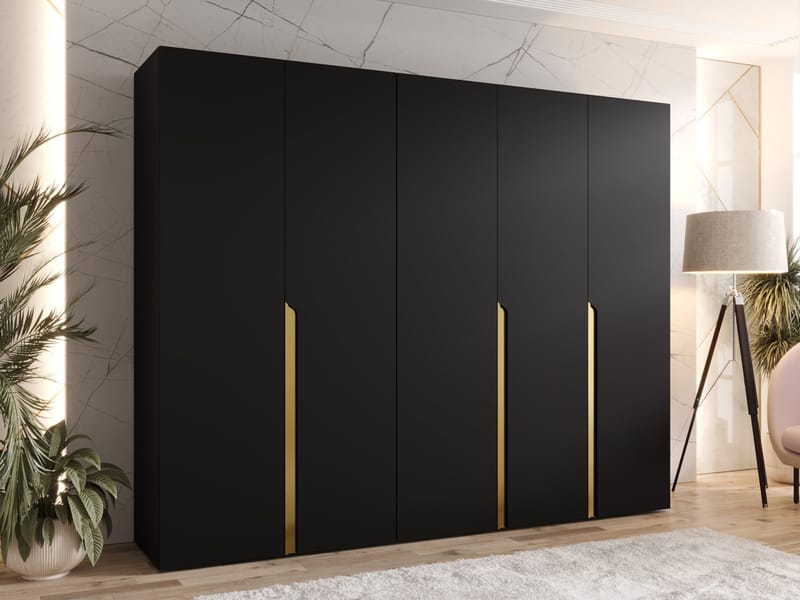 Milias Garderobeskap 250x202 cm - svart, gull - Oppbevaring - Klesoppbevaring - Garderober & garderobesystem - Garderobeskap & klesskap