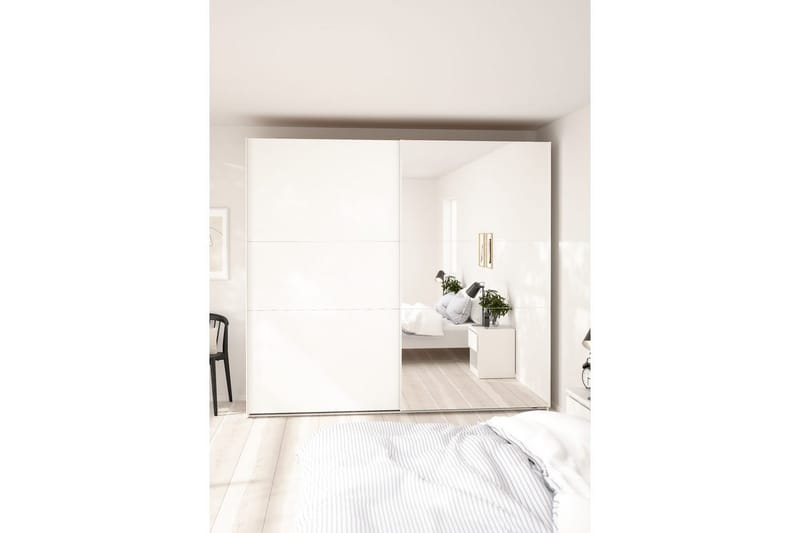 Takeru Garderobe med Speil 244x221 cm - Hvit - Oppbevaring - Klesoppbevaring - Garderober & garderobesystem