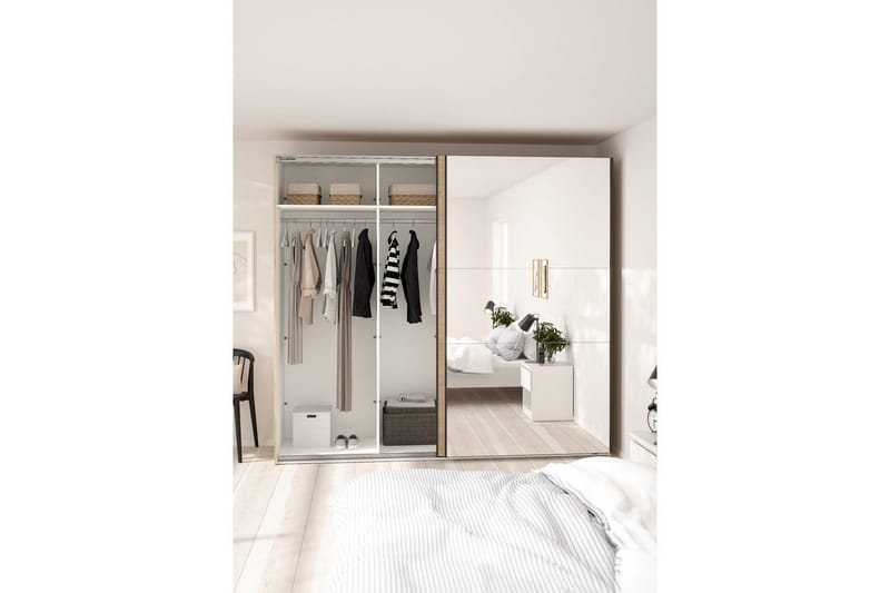 Takeru Garderobe med Speil 244x221 cm - Natur - Oppbevaring - Klesoppbevaring - Garderober & garderobesystem