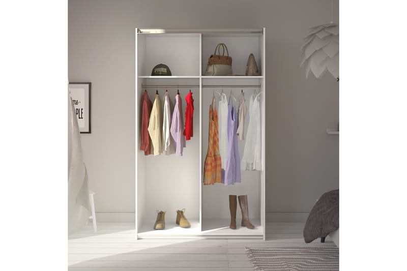 Verona Garderob 122 cm 2 Skyvedører 2 Hyller 2 Stenger - Hvit - Oppbevaring - Klesoppbevaring - Garderober & garderobesystem