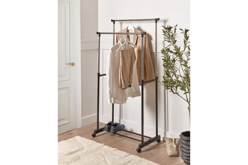 Klädhängare Beliani Gilmer Black||Silver - Oppbevaring - Klesoppbevaring - Stumtjener - Klesstativ
