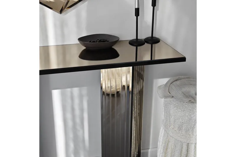 Ezlyn Kommode 105 cm - Bronse - Møbler - Bord - Avlastningsbord - Konsollbord