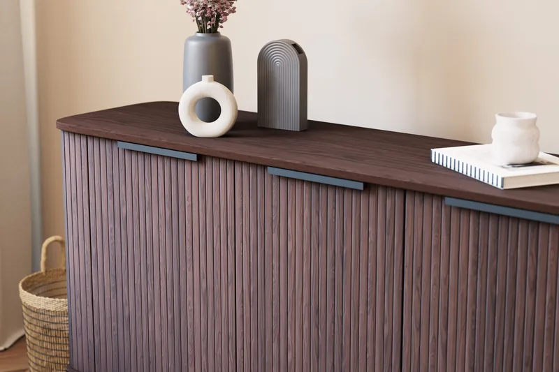 Kopparbo Sideboard med Oppbevaring Ribbet - Mørk brun / Valnøtt / Tre - Oppbevaring - Oppbevaringsmøbler - Sideboard & skjenker