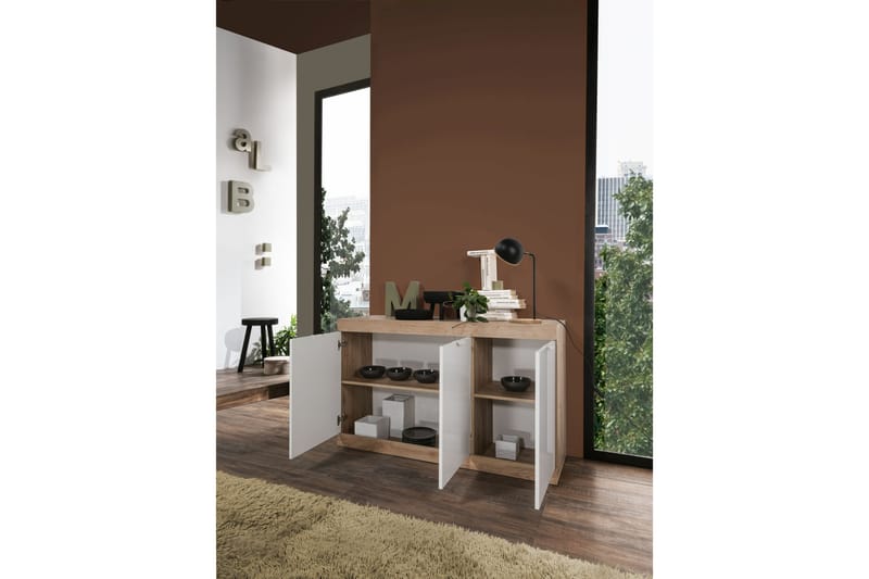 Nicery Sideboard 135 cm - Hvit/Brun - Oppbevaring - Oppbevaringsmøbler - Sideboard & skjenker