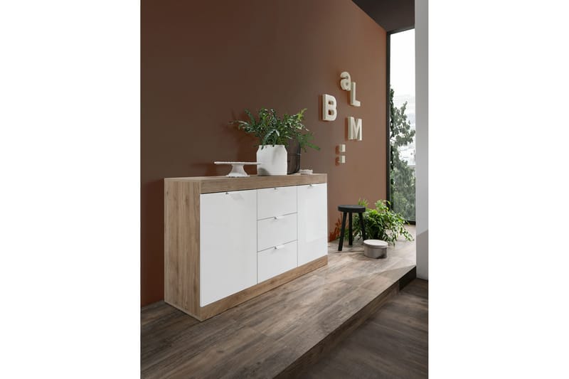 Nicery Sideboard 135 cm - Hvit/Brun - Oppbevaring - Oppbevaringsmøbler - Sideboard & skjenker