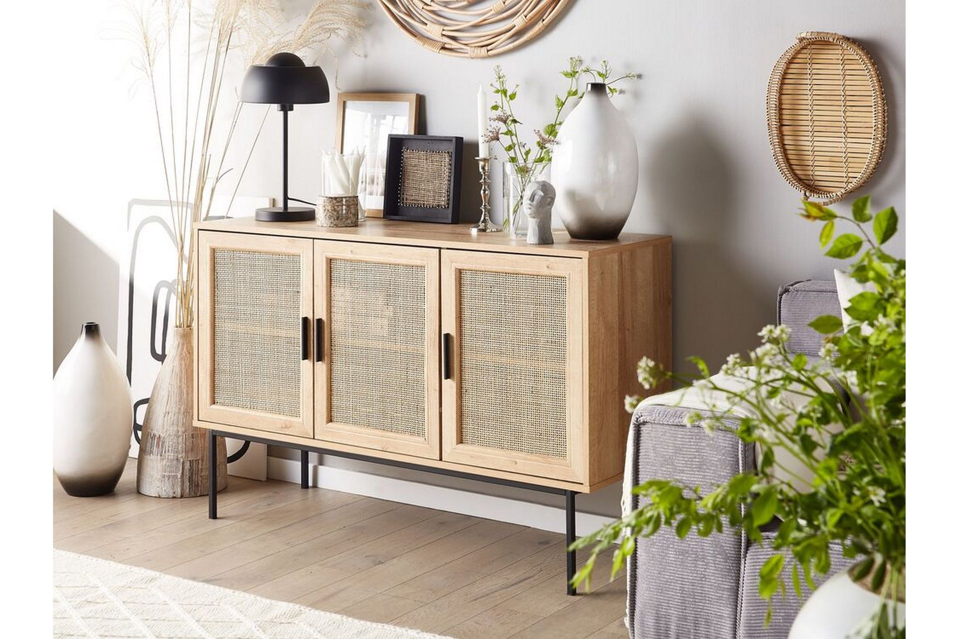 Skap 3 dører rotting lysebrun PASCO - Tre/natur - Oppbevaring - Oppbevaringsmøbler - Sideboard & skjenker