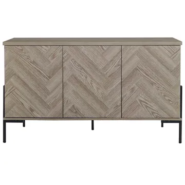 Skjenk Loft24 Charlene Naturfarget fiskebein/naturfarget eik 3 dører - Naturfarget eik i fiskebeinsmønster / naturfarget eik - Oppbevaring - Oppbevaringsmøbler - Sideboard & skjenker