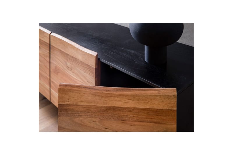 Skjenk Wohnling Massivt treverk trekanter 180 cm 4 dører industriell - Oppbevaring - Oppbevaringsmøbler - Sideboard & skjenker