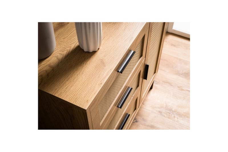 Skjenk Wohnling Melaminbelagt MDF Eik Optikk 3 Skuffer 1 Dør med Rattan Front Moderne - Møbler - Bord - Avlastningsbord - Lampebord & sidebord