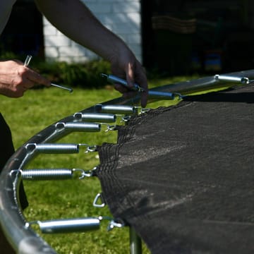 Trampoline HOME4YOU med grønt underlag 426 cm - grønn polstring, svart matte - Sport & fritid - Lek & sport - Lekeredskap & utelek