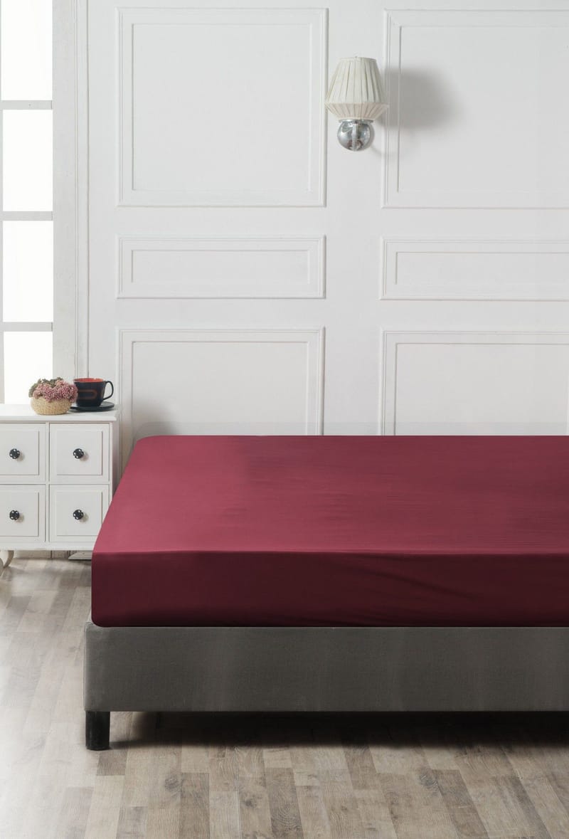 Talvenis formsyd laken 140x190 cm - Mørkrød - Tekstiler - Barnetekstiler - Sengetøy til barn - Sprinkelseng sengetøy - Laken sprinkelseng