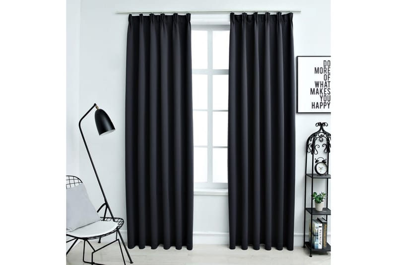 Lystette gardiner med kroker 2 stk svart 140x175 cm - Tekstiler - Gardiner - Mørkleggingsgardin