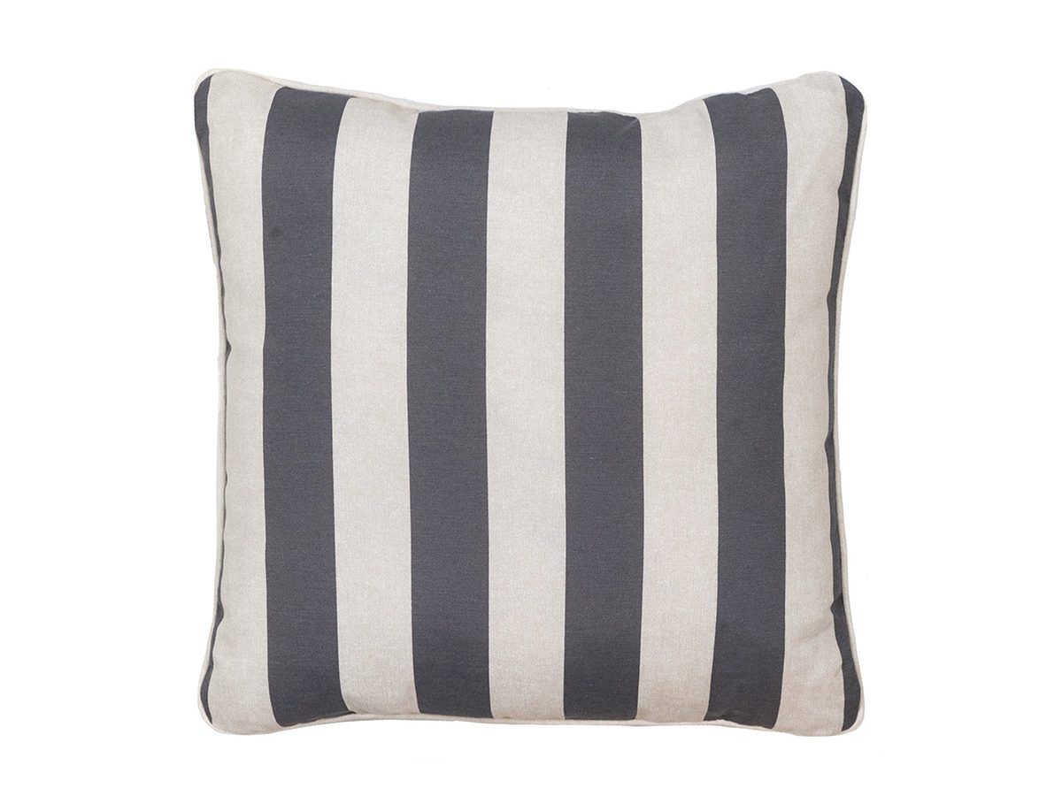 Hillerstorp pute pyntepute 50x50 cm - Gråbeige stripet