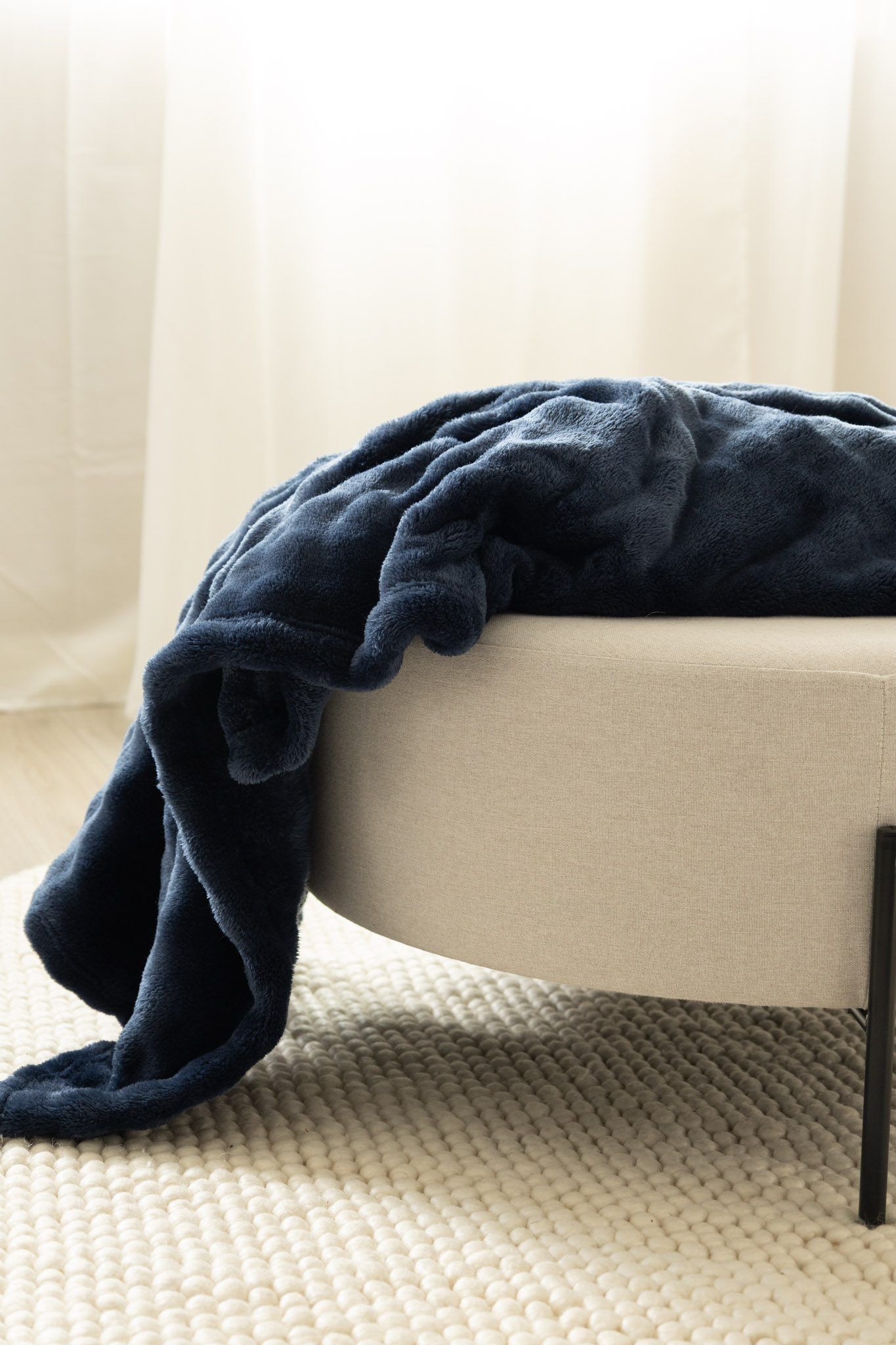 Pledd Pom Pom 150x220 cm - Marineblå