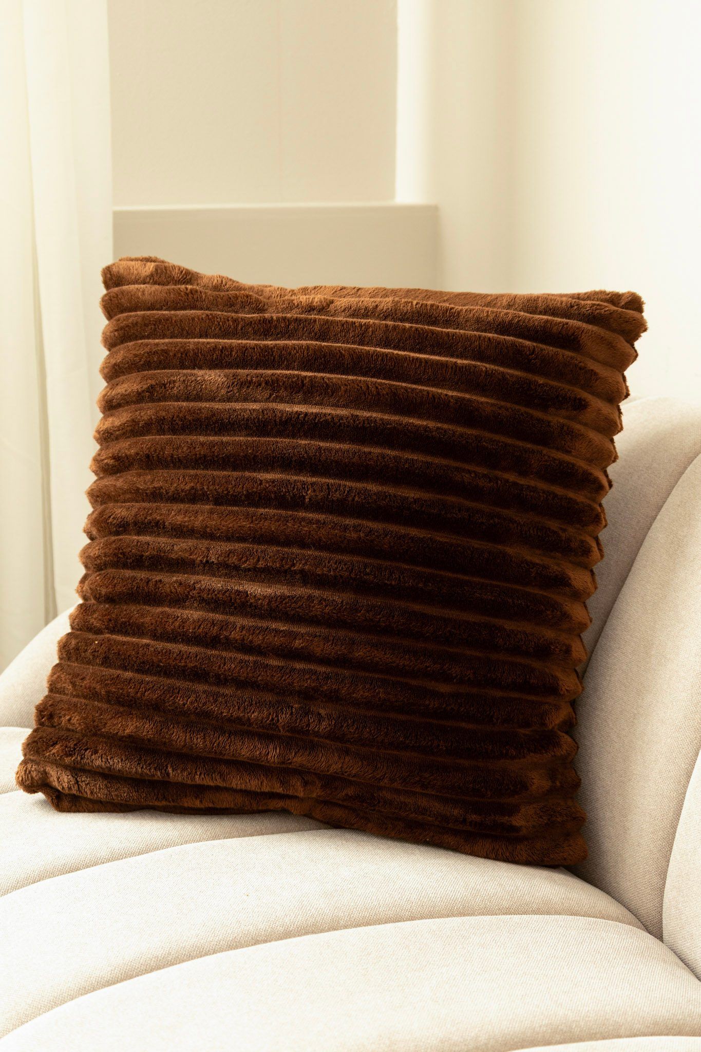 Pyntepute Stripe 50x50 cm - Brun