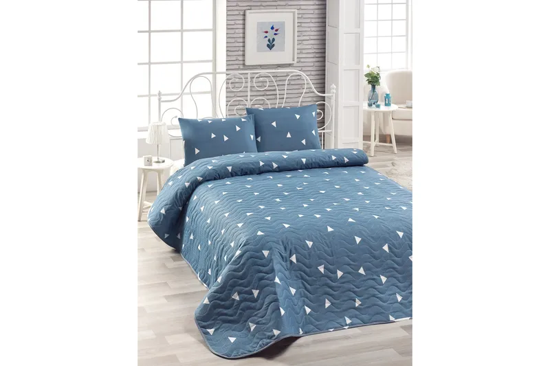 EnLora Home Sengeteppe Dobbelt 200x220+2 Putetrekk, Blå/Hvit