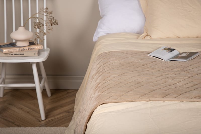 Jilly Sengeteppe 80x260 cm - Beige - Tekstiler - Sengetøy - Sengeteppe - Sengeteppe dobbeltseng