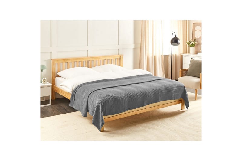 Sengeteppe Ragala Grå, 220x240 cm - Grå, 220x240 cm - Tekstiler - Sengetøy - Sengeteppe - Sengeteppe dobbeltseng