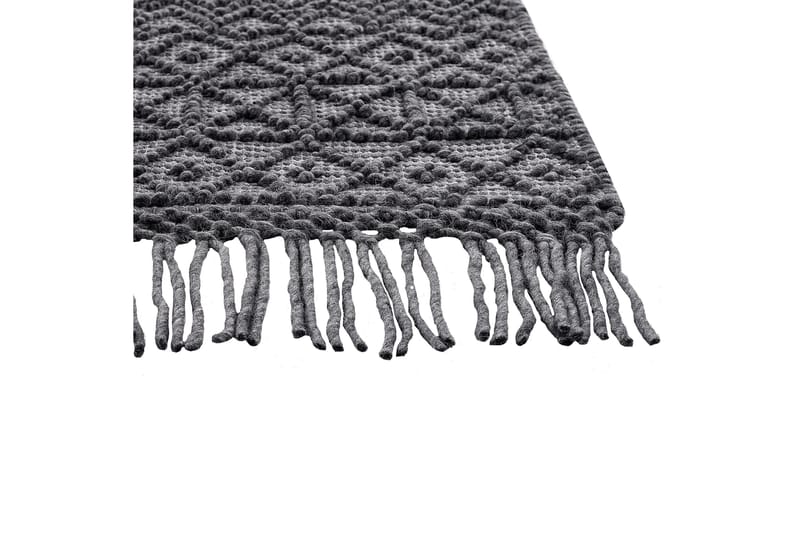 Alucra Ryeteppe 160x230 cm - Svart - Tekstiler - Tepper & Matter - Moderne tepper - Ryeteppe