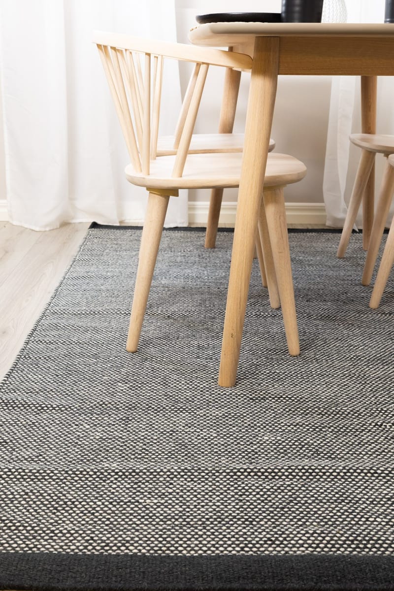 Håndvevd teppe KM Home Sandhamn 240x340 cm Indigoblå - Indigoblå - Tekstiler - Tepper & Matter - Moderne tepper - Ullteppe