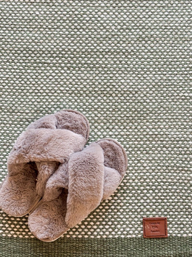 Håndvevd teppe KM Home Sandhamn Kvadrat 200x200 cm Smaragdgrønn - smaragdgrønn - Tekstiler - Tepper & Matter - Moderne tepper - Ullteppe