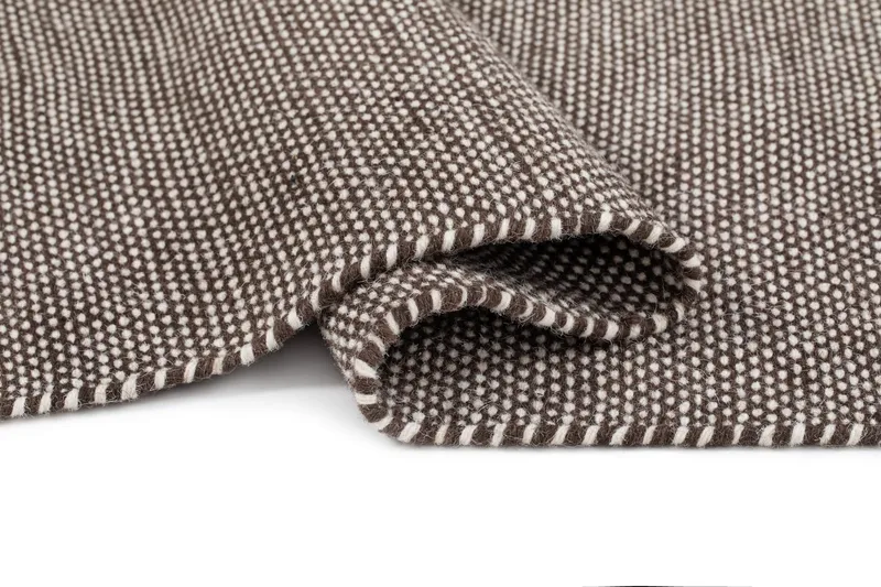 Håndvevd teppe KM Home Sandhamn Kvadrat 250x250 cm Sjokolade - Sjokolade - Tekstiler - Tepper & Matter - Moderne tepper - Ullteppe