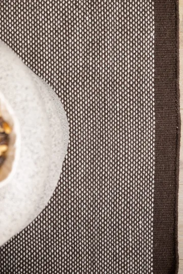 Håndvevd teppe KM Home Sandhamn Kvadrat 250x250 cm Sjokolade - Sjokolade - Tekstiler - Tepper & Matter - Moderne tepper - Ullteppe