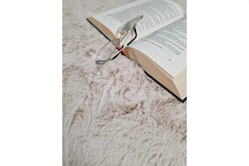 Heaven Deluxe Teppe 140x200 cm - Natur - Tekstiler - Tepper & Matter - Moderne tepper - Ryeteppe