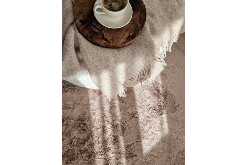 Heaven Deluxe Teppe 140x200 cm - Taupe - Tekstiler - Tepper & Matter - Moderne tepper - Ryeteppe