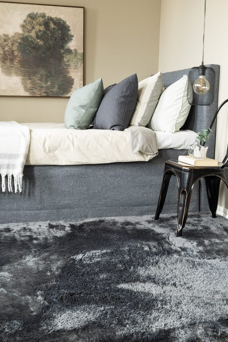 Maskinvevd teppe KM Home Novelle KVADRAT 200x200 Grafitt - Grafitt - Tekstiler - Tepper & Matter - Moderne tepper - Ryeteppe